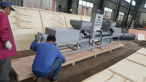 wood sawdust block machine.jpg