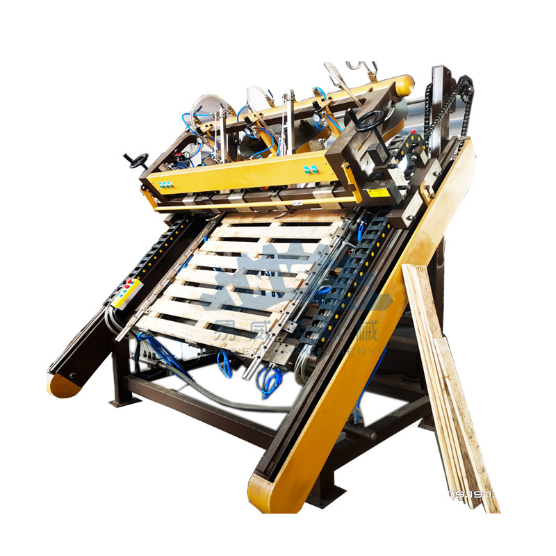 wood pallet machine 8001.jpg